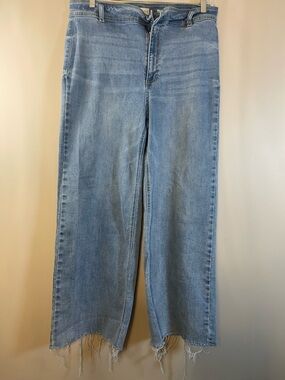 OAT High-Rise Light Blue Wide-Leg Jeans with Frayed Hem